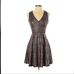 EVERLY Mini Pleated V Neck Cocktail Dress